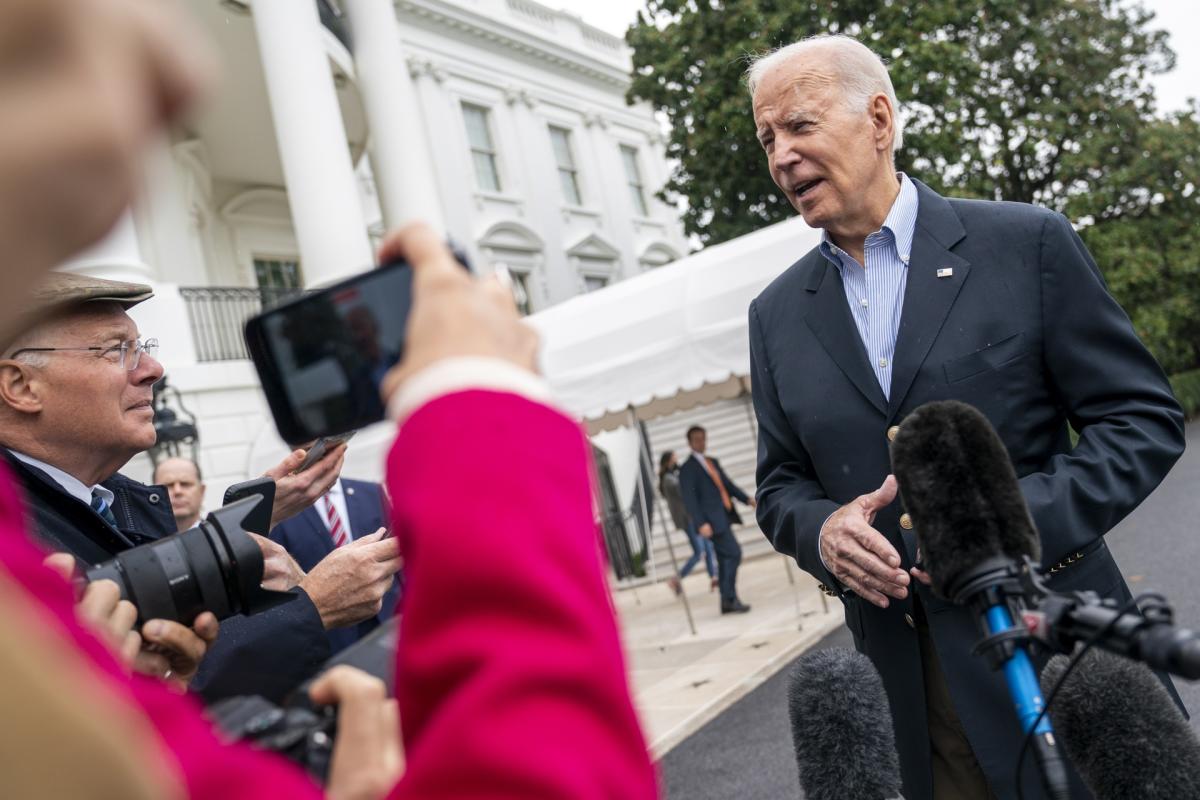 Biden amenaza con más castigos contra los autores de la represión en Irán