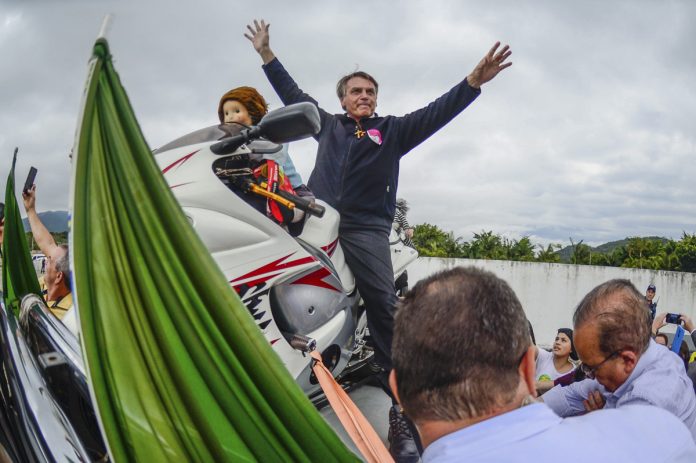 Bolsonaro dice que Brasil elige