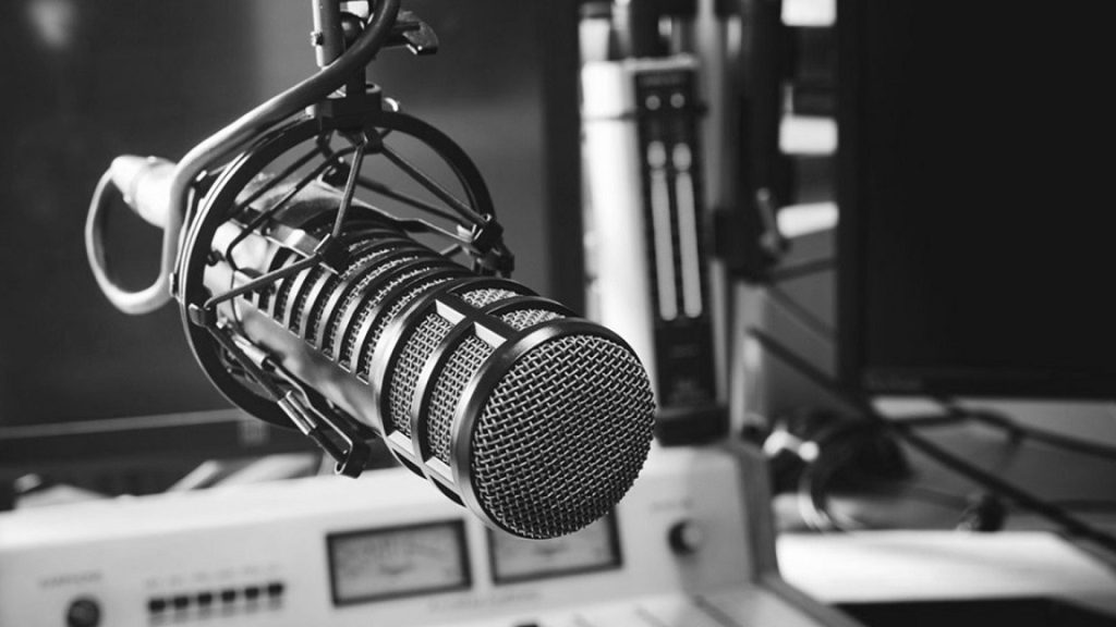 Ateneo de Valencia rechaza cierre de la emisora 105.3FM de Unión Radio
