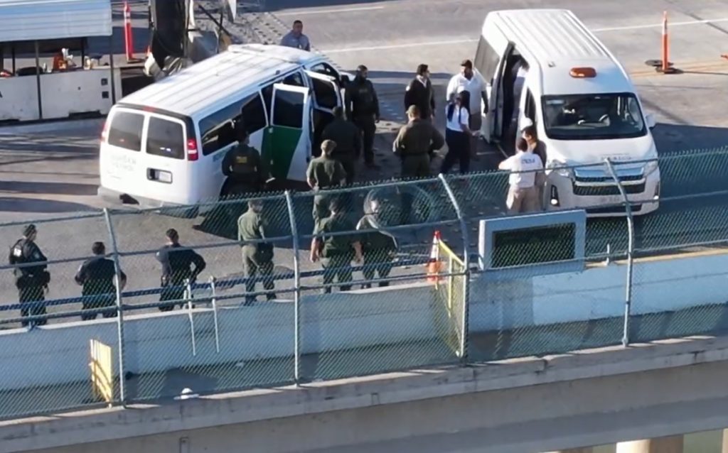 Expulsado primer grupo de venezolanos desde EE.UU. hacia México (+Video)