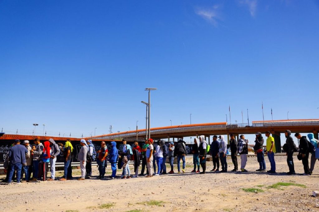 EE.UU. asegura a México que mantendrá el funcionamiento del Título 42