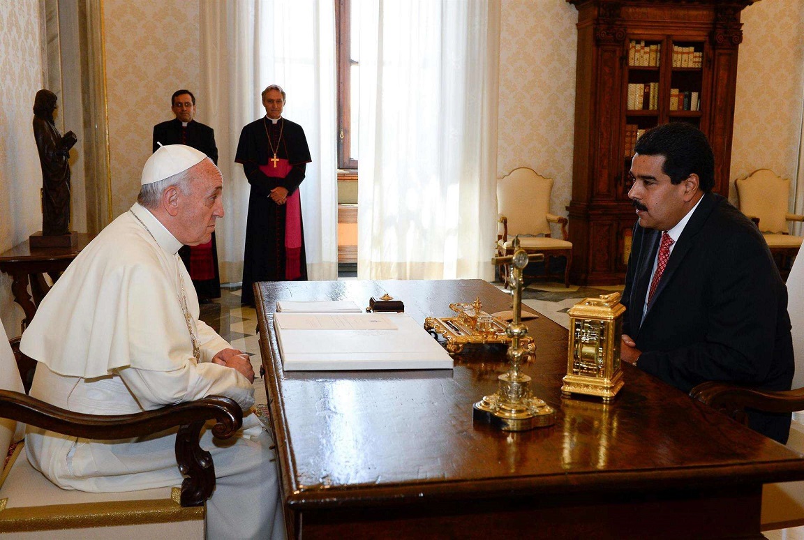 Maduro envía mensaje al papa Francisco y le asegura que seguirá sus consejos