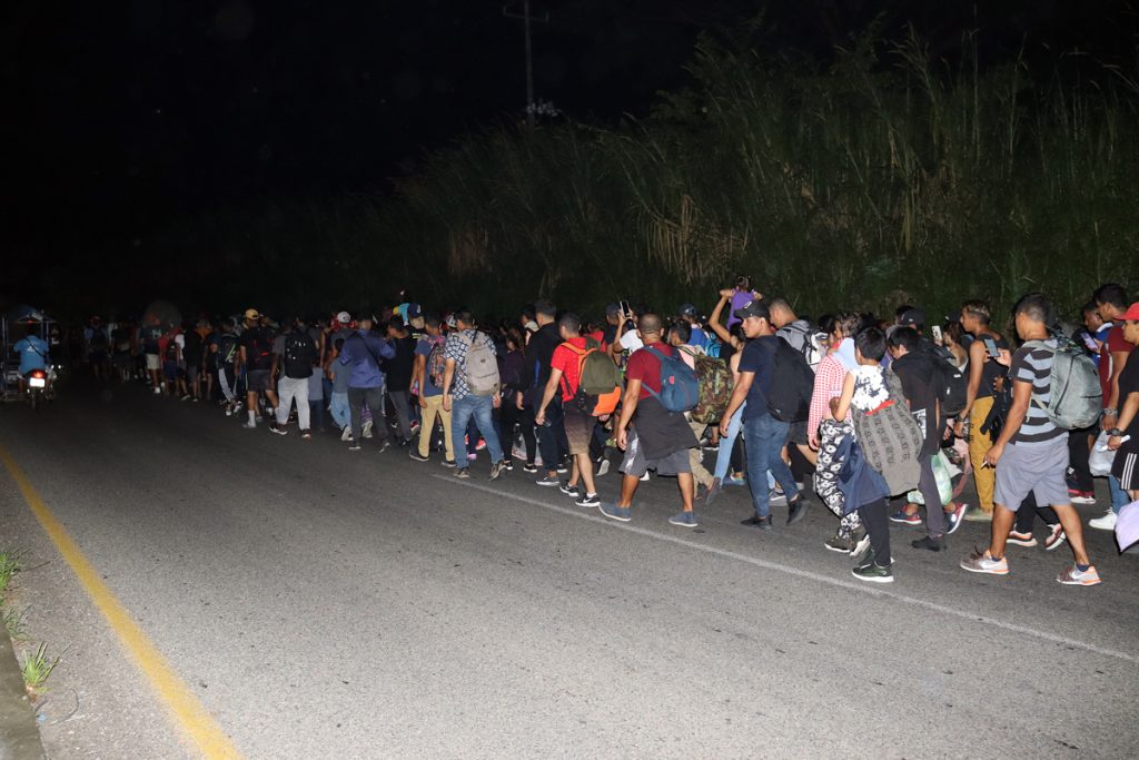 Cientos de migrantes venezolanos iniciarán caravana el domingo en frontera sur de México