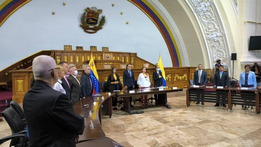 Parlamento oficialista establece grupo de amistad legislativa con Colombia