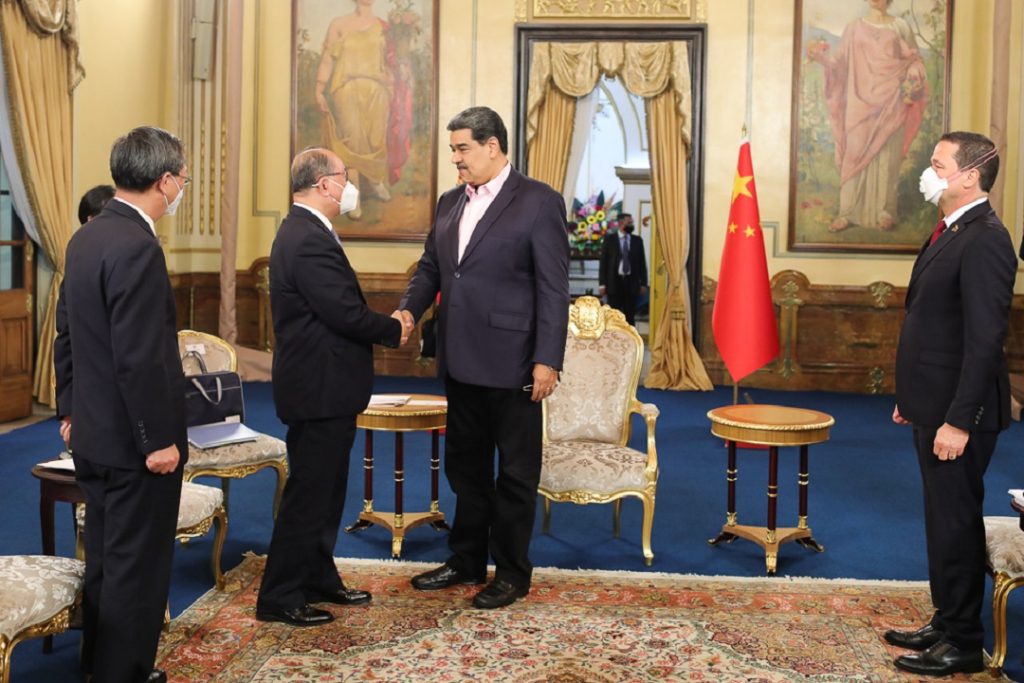 Maduro y una delegación de China revisan el mapa de cooperación bilateral