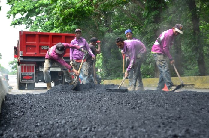 Alcaldía de Naguanagua colocó mil 200 toneladas de asfalto en calles y avenidas durante 2022