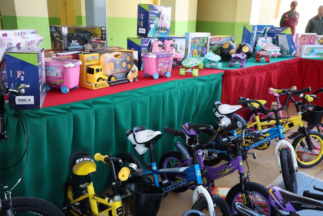 Gobierno entrega más de 12 millones de juguetes a niños de todo el país