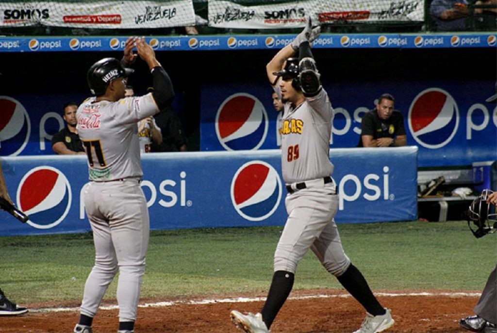 Leones