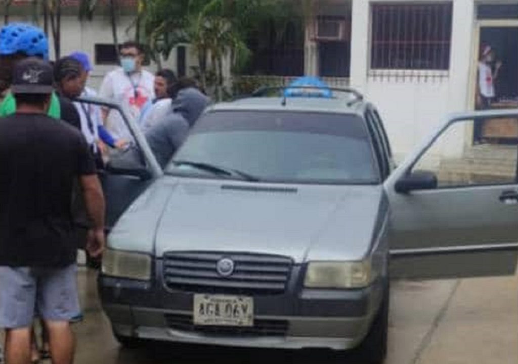 Hombre falleció en Puerto Cabello mientras hacía cola para cargar gasolina