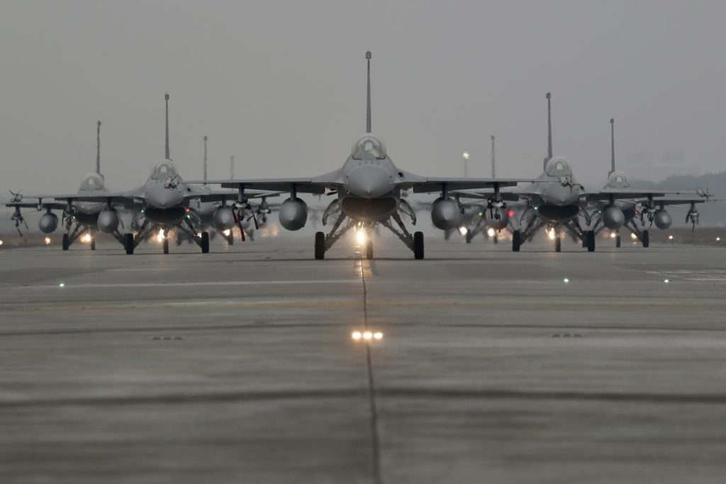 Taiwán denuncia incursión de 71 aviones y siete buques chinos en inmediaciones