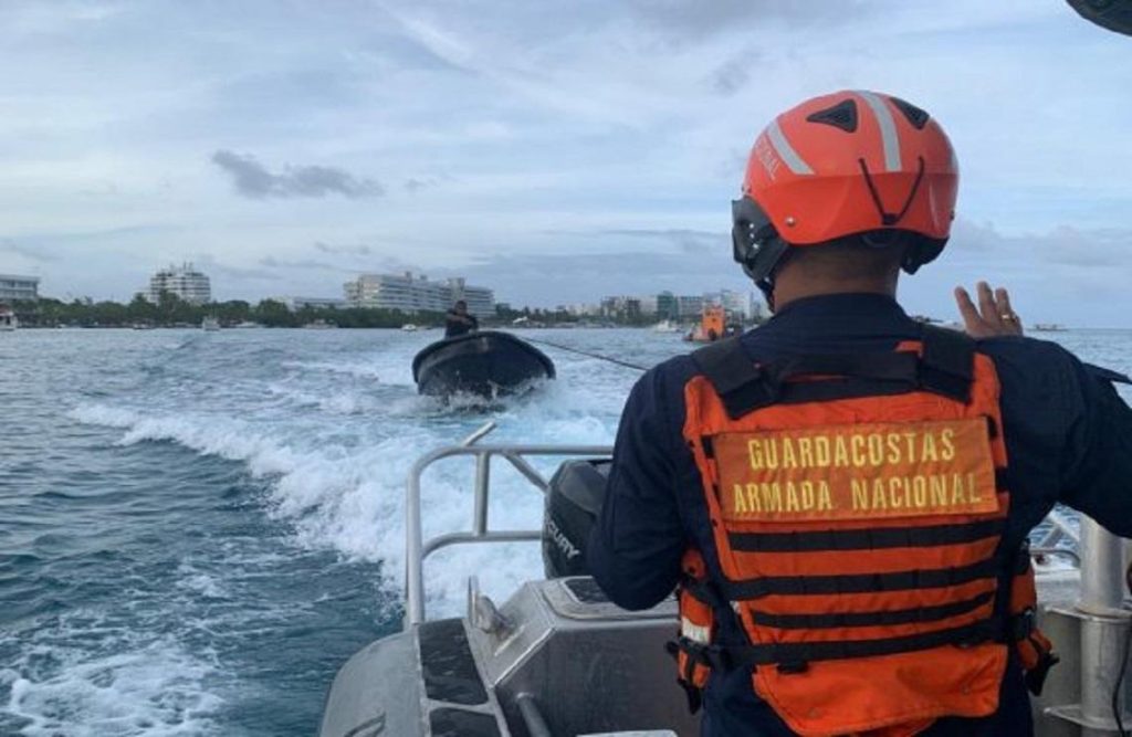 Armada colombiana busca a migrantes irregulares venezolanos desaparecidos en el caribe