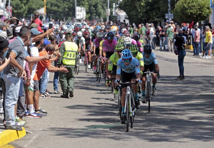 Venezolano José Alarcón gana etapa de la frontera y conserva el liderato de la Vuelta al Táchira