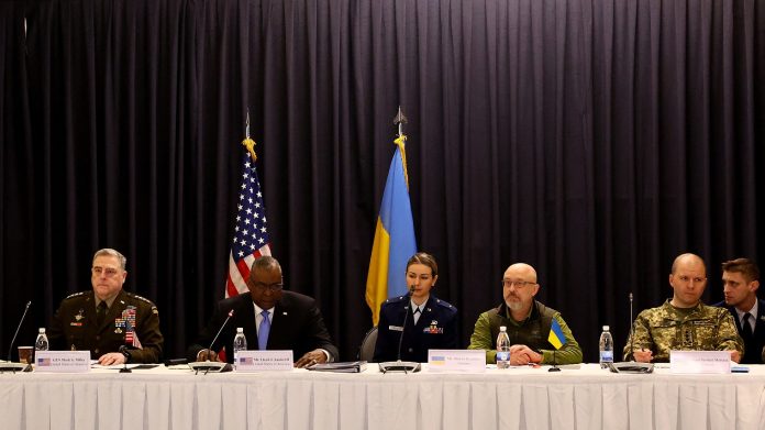 EE.UU. promete más envíos de armamento a Ucrania tras la reunión de Ramstein