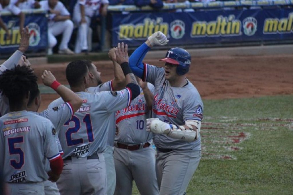 Tiburones se llevó la victoria