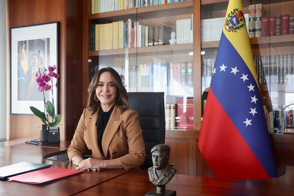 Oficialismo encarga a su embajadora en España fortalecer los vínculos diplomáticos