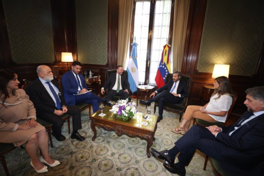 Venezuela y Argentina revisan su relación bilateral y desafíos de la región