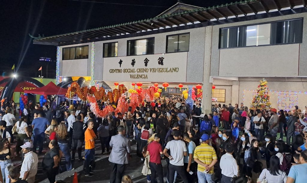 Comunidad china de Valencia dio una colorida bienvenida al Año Nuevo del Conejo (+Video)