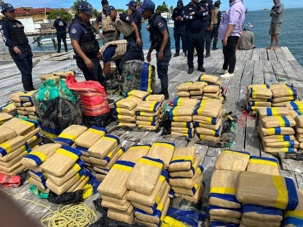 PNB detuvo en Falcón a cinco hombres por traficar 458 panelas de marihuana