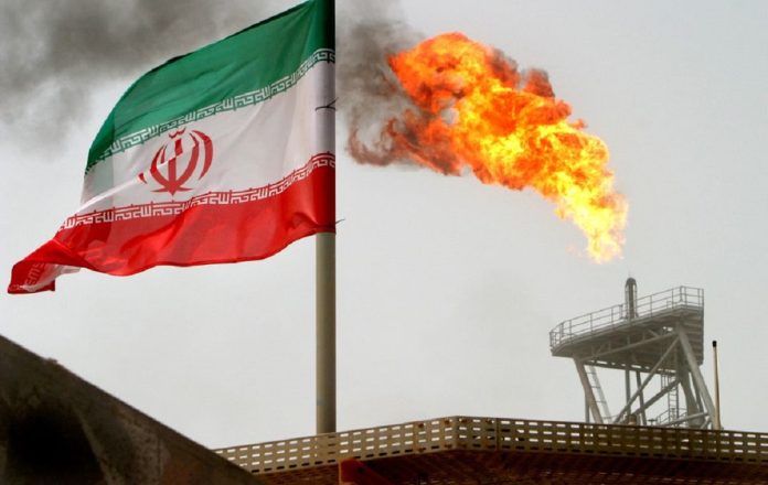 Reuters: Exportaciones de crudo iraní cerraron 2022 en nivel alto apalancadas por China y Venezuela