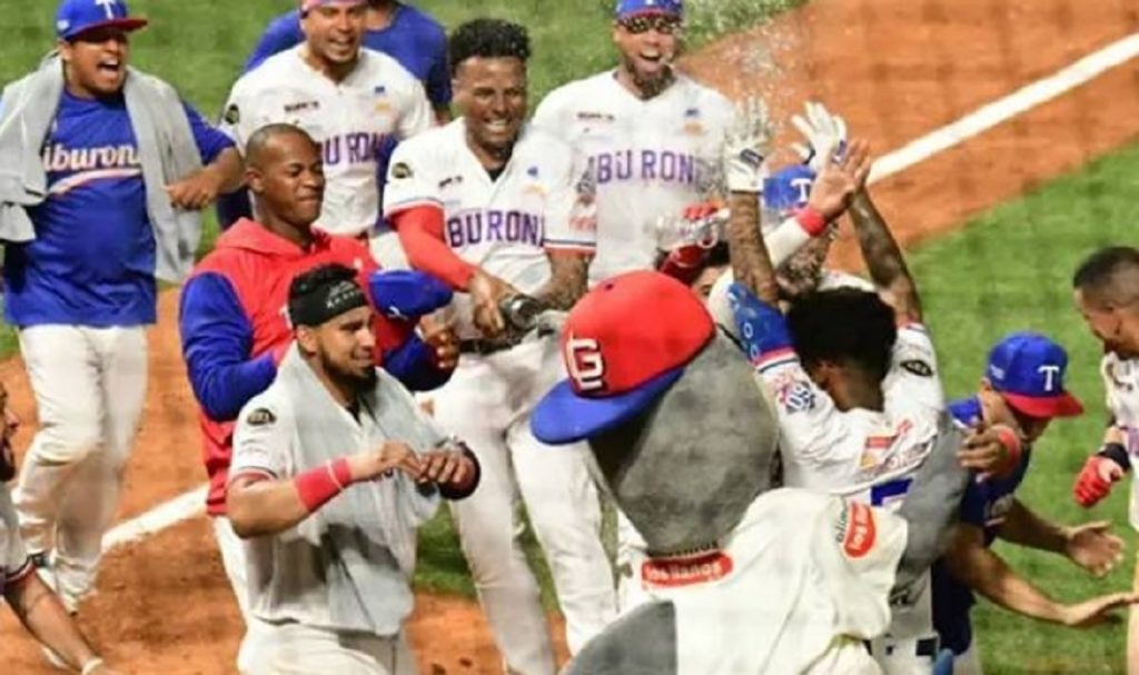 Los Tiburones