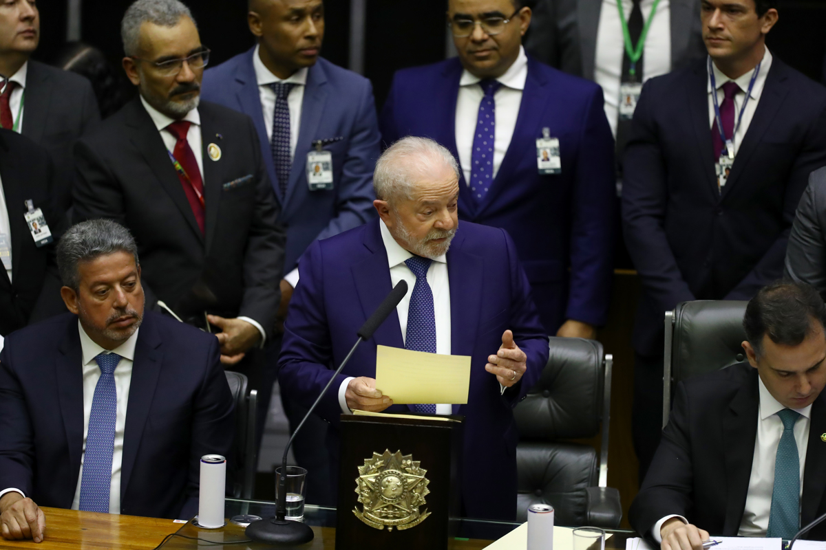 Lula promete "rescatar" del hambre