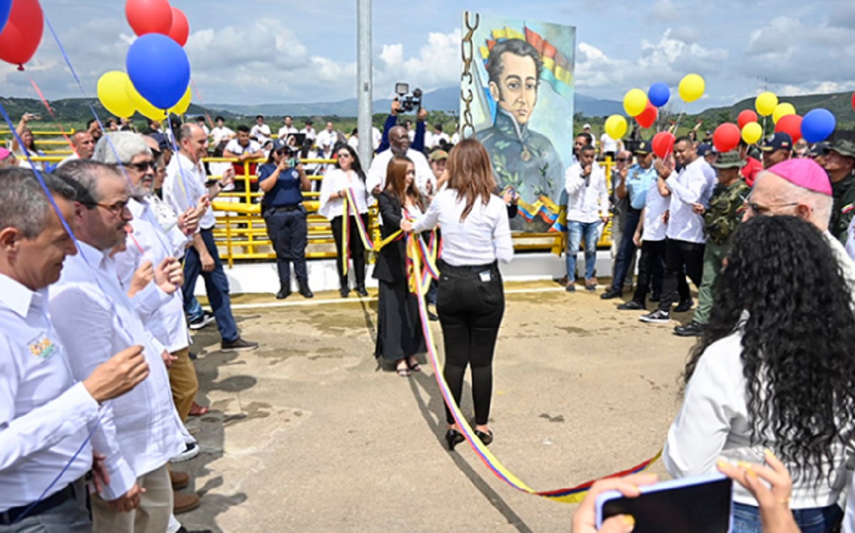 apertura del Puente Atanasio Girardot