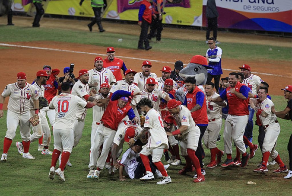Leones y Tiburones