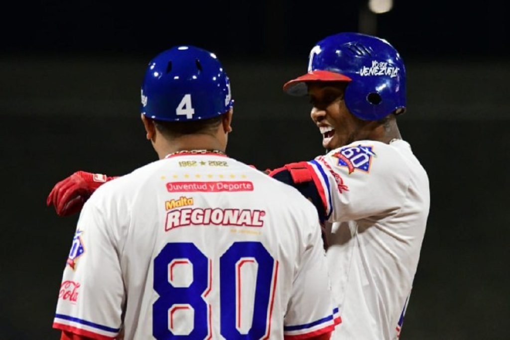 Tiburones derrotó al Caracas