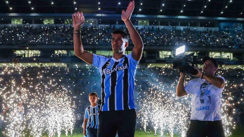 Luis Suárez presentando en el Gremio