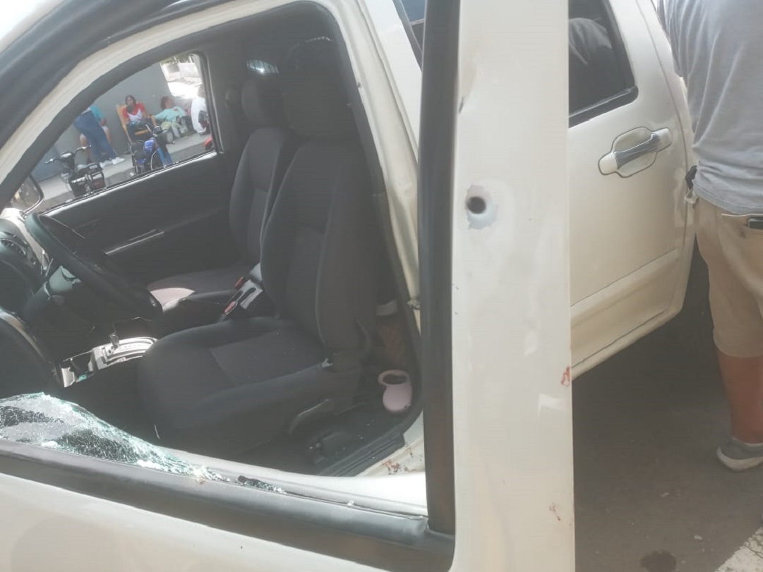 Cinco impactos de bala recibió conductor que transitaba por la Morón-San Felipe