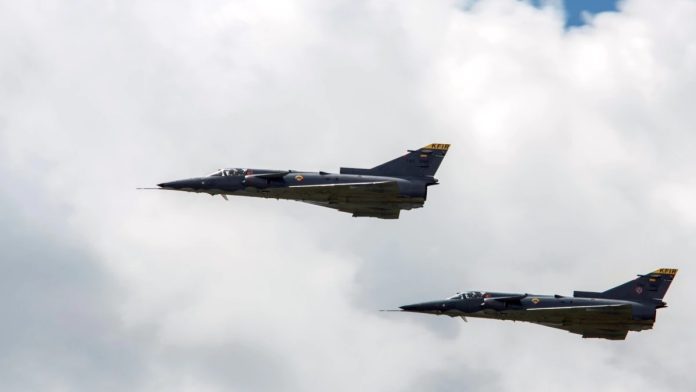 Gobierno colombiano cancela compra de aviones de combate para la Fuerza Aérea