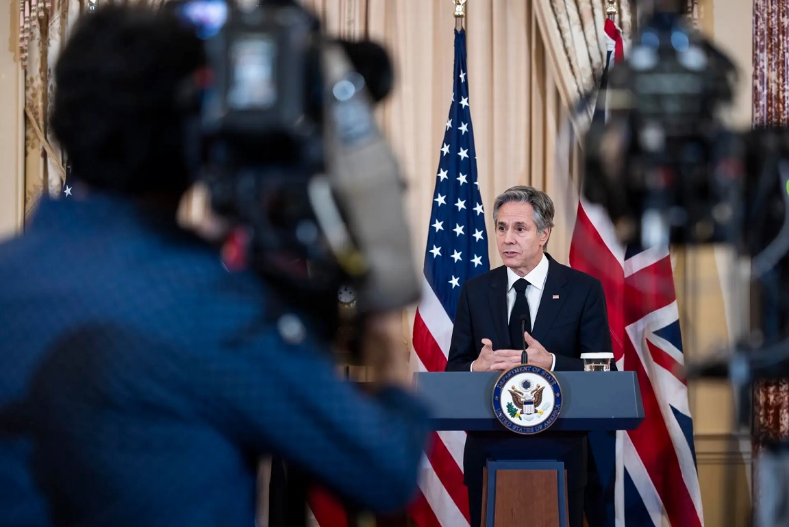 Blinken dice que no sabía nada de los documentos clasificados de Biden