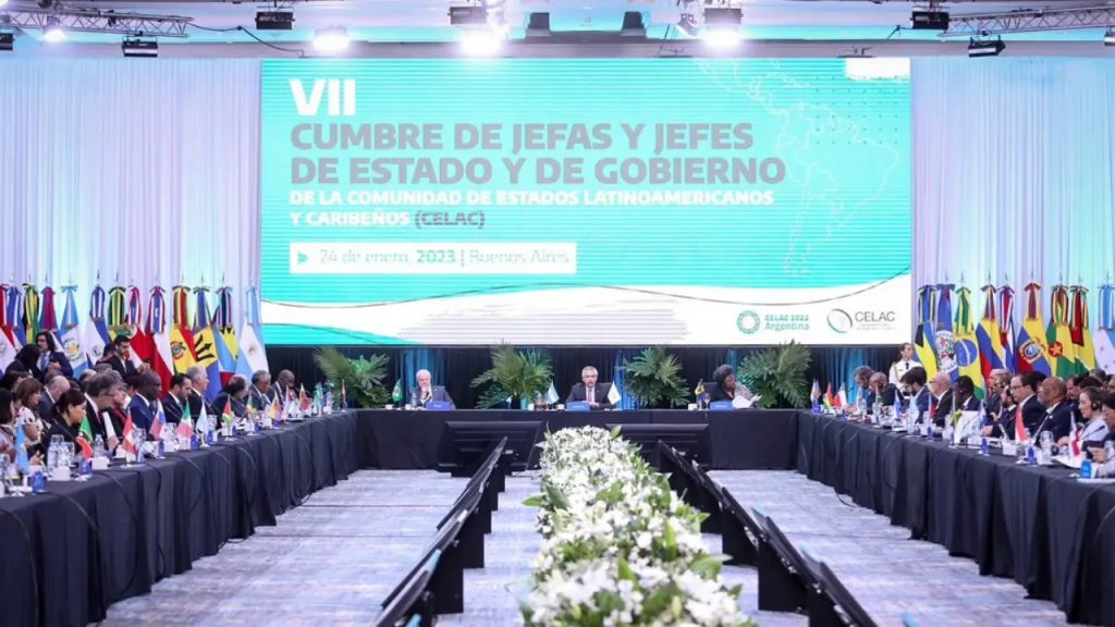 Celac avanzó en integración, pidió fin bloqueo a Cuba y diálogo en Venezuela