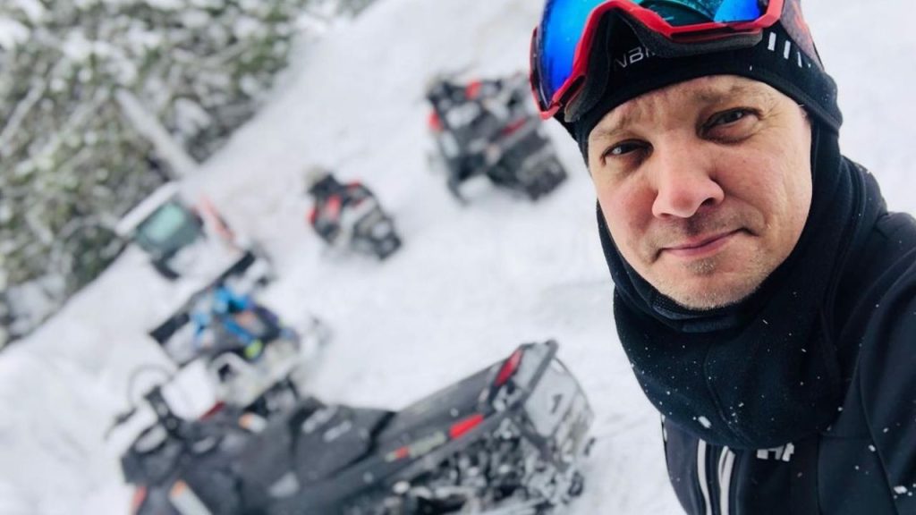Jeremy Renner, operado de traumatismo torácico por accidente con quitanieves