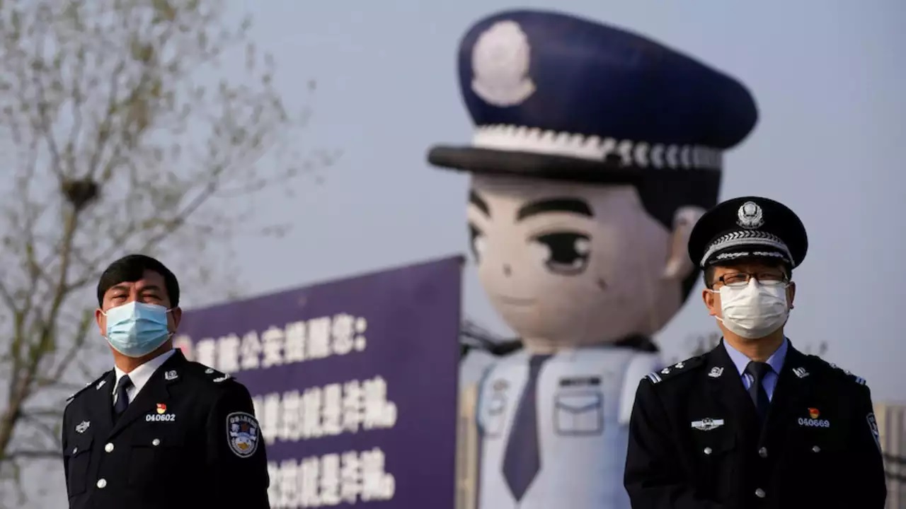China arresta a sospechoso de corrupción que llevaba a la fuga 26 años
