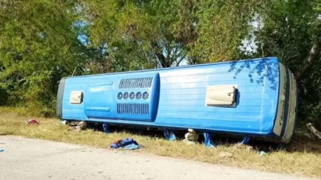 Vuelco de un autobús deja cuatro muertos y 28 heridos al este de Cuba