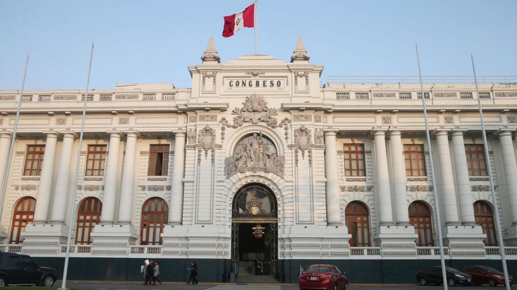 Gobierno de Perú presenta al Congreso proyecto de adelanto electoral en 2023