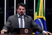 Senador acusó a Bolsonaro