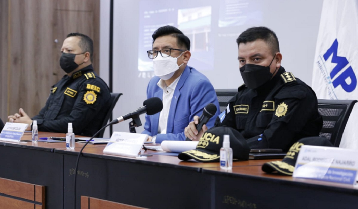 Detienen a funcionarios guatemaltecos