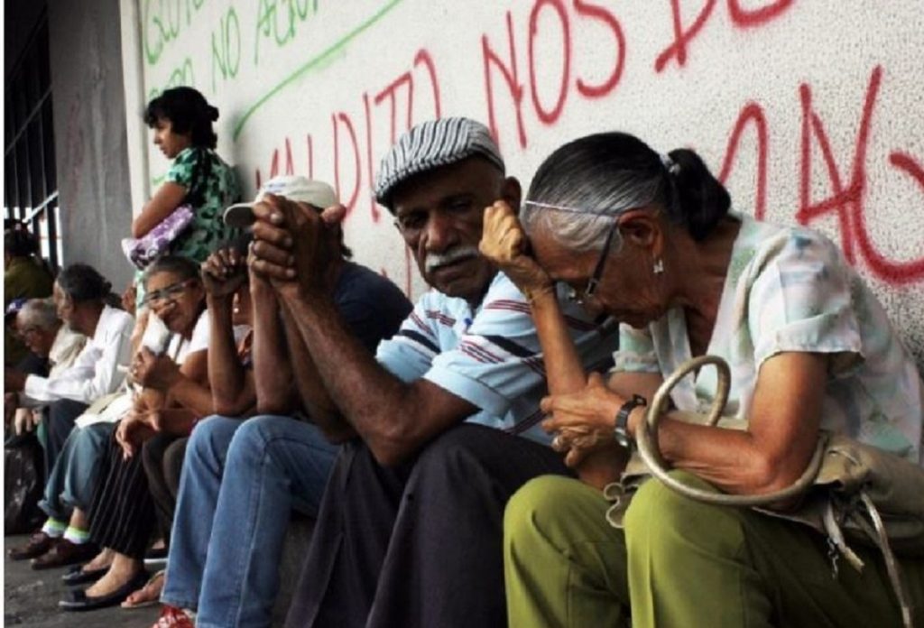 Capriles considera urgente aliviar crisis económica de adultos mayores