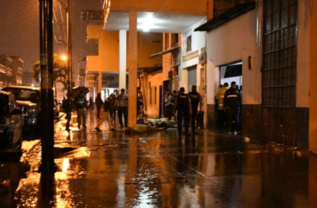 Asesinan a diez personas
