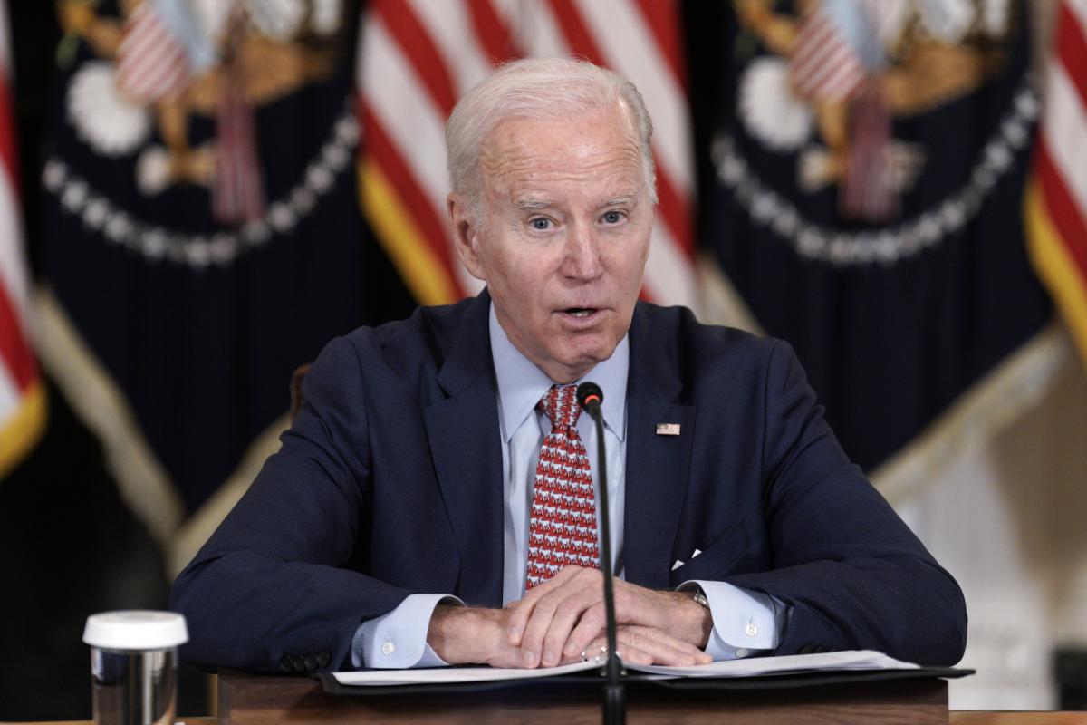 Biden firma ley para dar fin a emergencia sanitaria por la pandemia