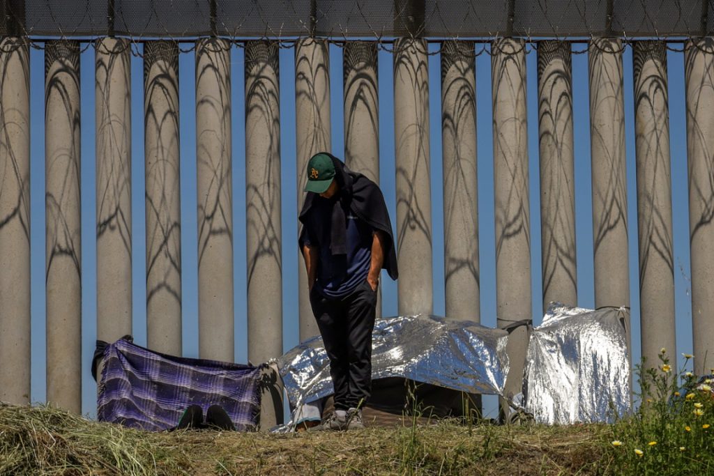 Campamento migrante crisis