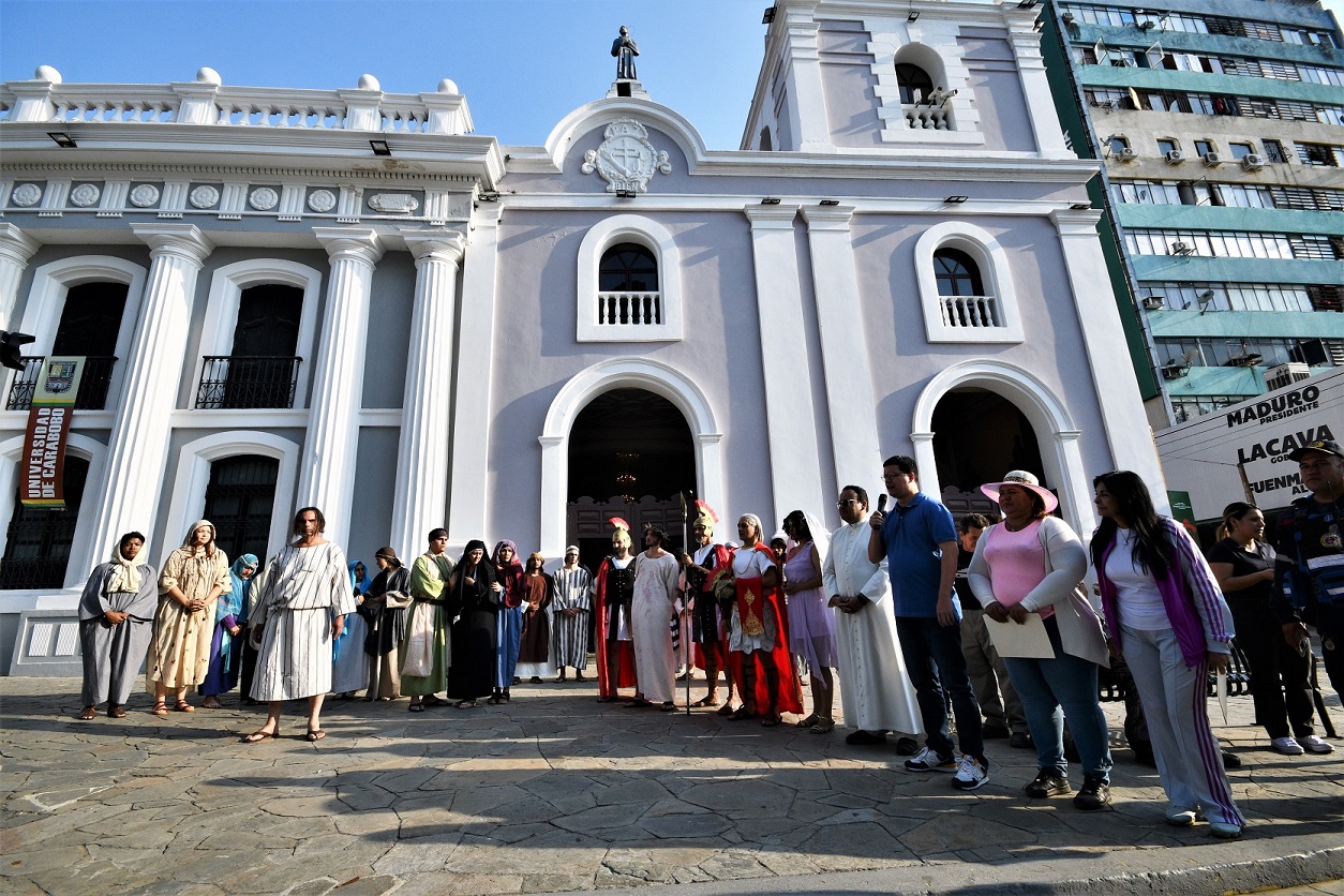 Comunidad teatral y religiosa de Valencia escenificó el Viacrucis Viviente este viernes