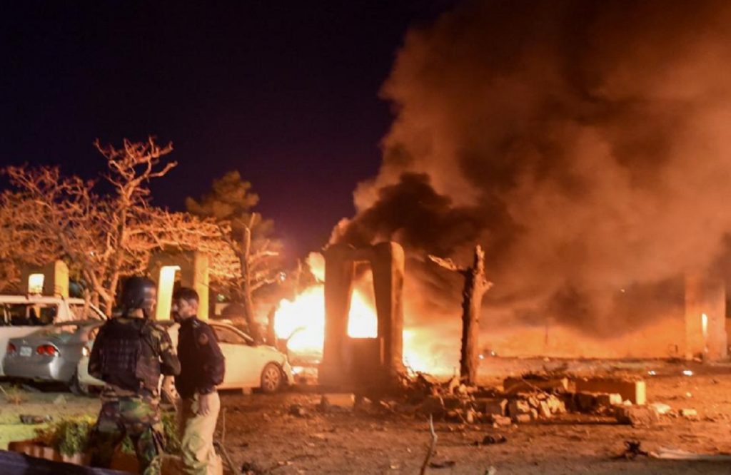 dos explosiones en comisaría en Pakistán