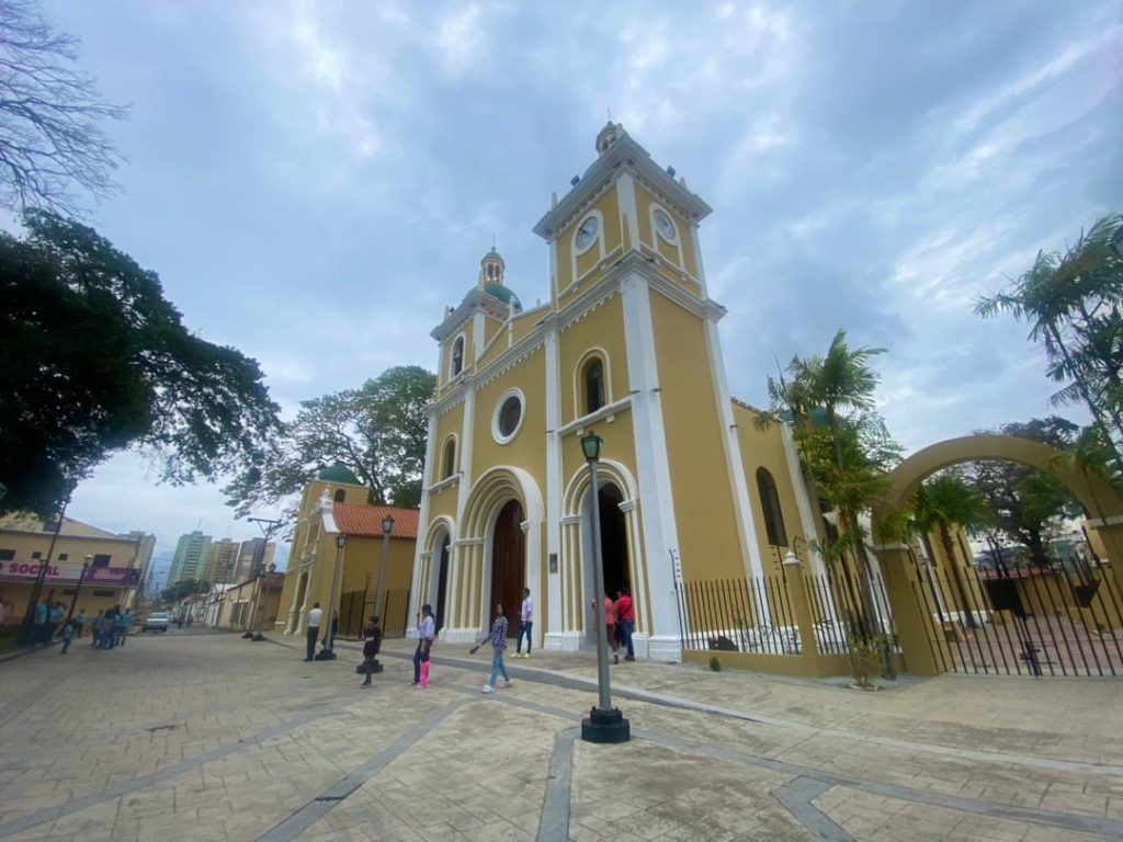 Un paseo turístico pro-fondos organizan la Parroquia Nuestra Señora de La Begoña y Valencia en Tranvía