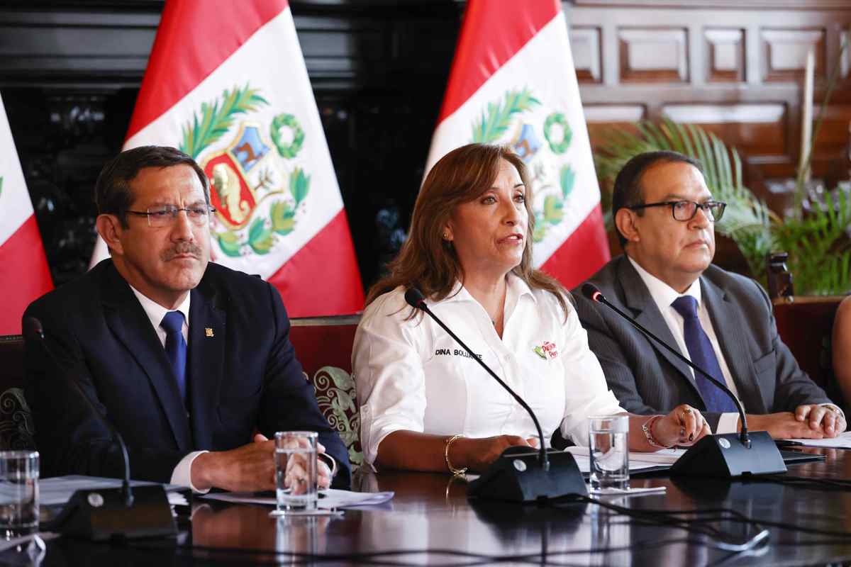 Boluarte responsabiliza a los migrantes venezolanos de la criminalidad en Perú