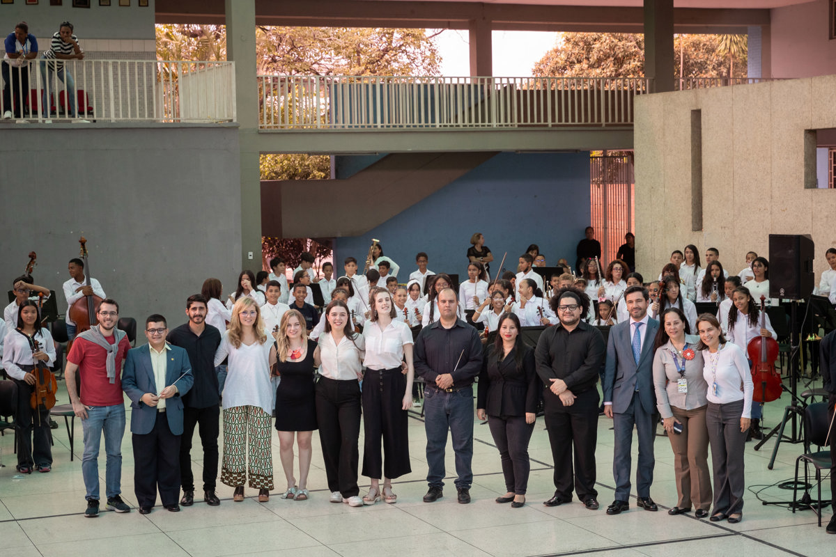 Jóvenes solistas europeas conocen de cerca el trabajo del Sistema de Orquestas venezolano