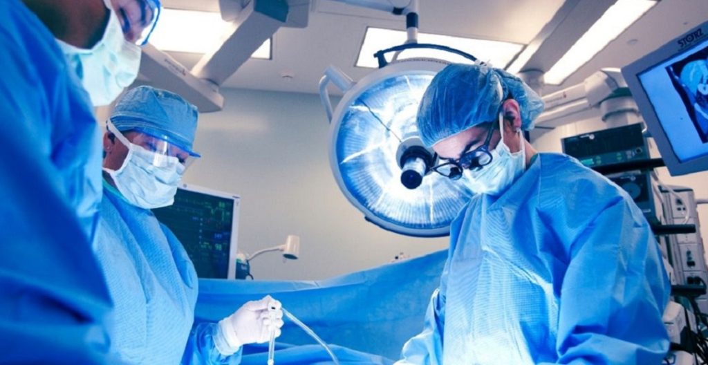 Tres galenos venezolanos destacan en la lista "Top Doctors 2023" de EE.UU.