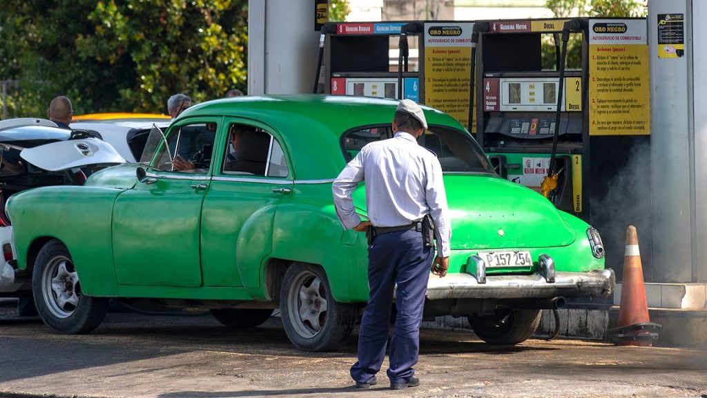 Díaz-Canel reconoce los problemas para importar alimentos y combustible que sufre Cuba